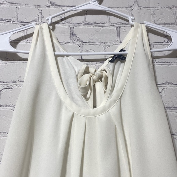 Express white and black no sleeves - Picture 4 of 9